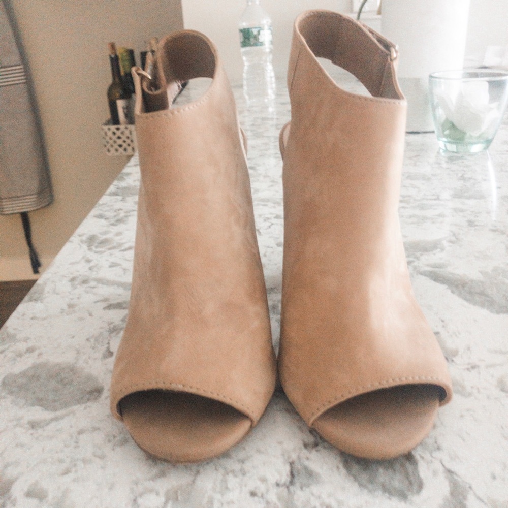 Also open toed heels